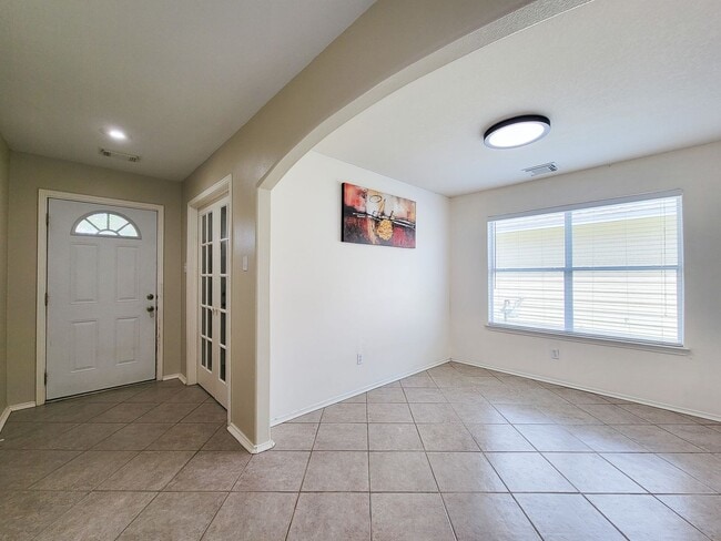 Building Photo - Comfort meets style in this home situated ...