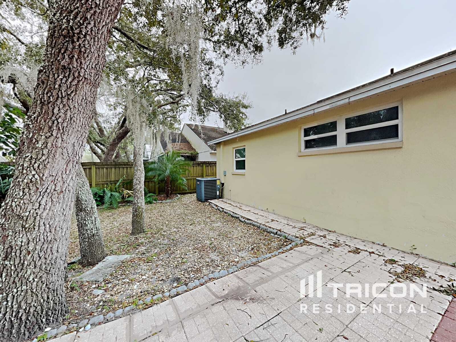 Building Photo - 4004 Moreland Dr