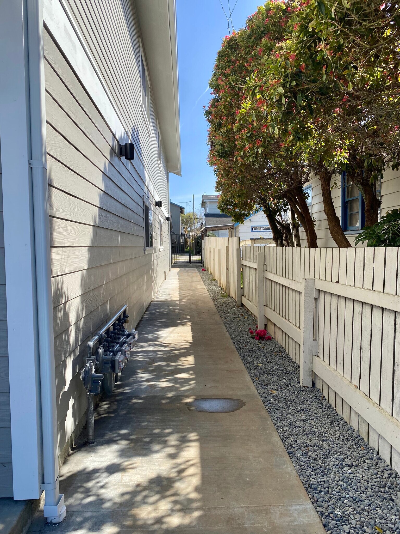 Building Photo - 1318 6th St