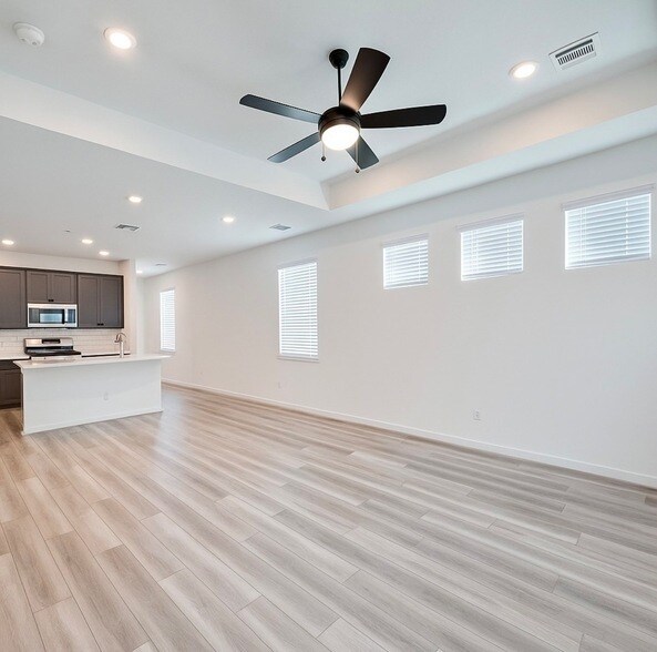 Building Photo - 9638 Lily Vis Ln