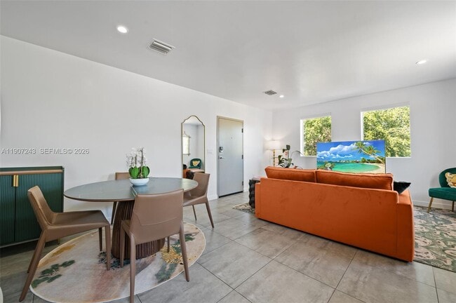 Building Photo - 165 NW 39th St