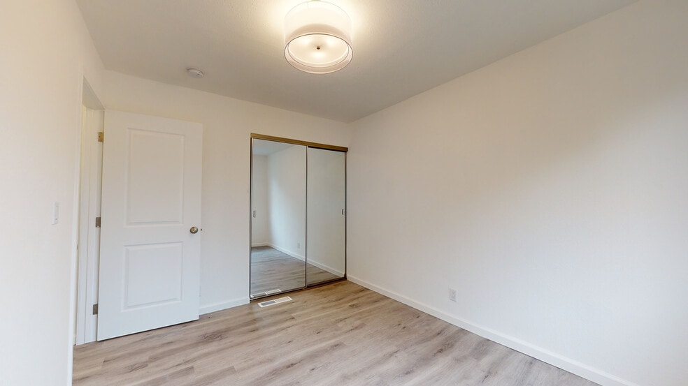 Building Photo - 1006 Tilton Ave
