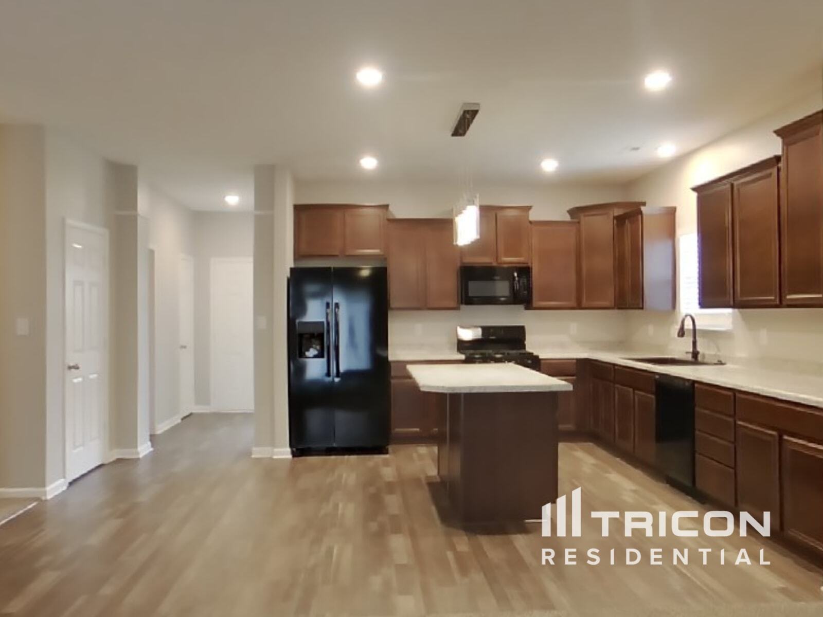 Building Photo - 485 Thunderwood Dr