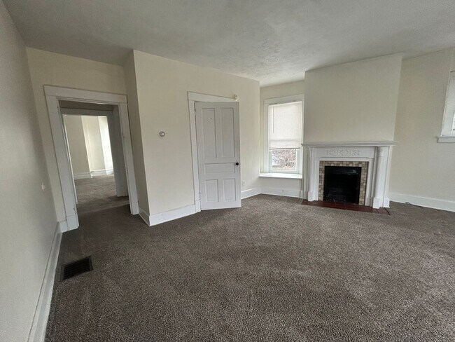 Building Photo - nbr142