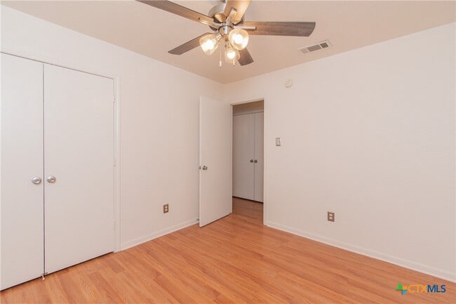 Building Photo - 2907 Lantana Dr
