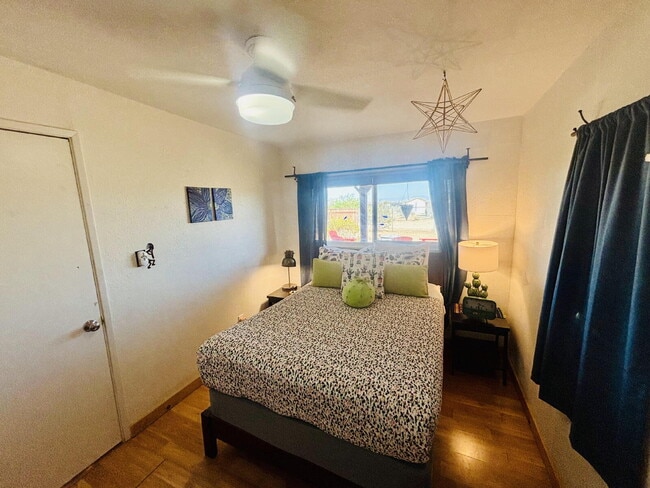 Building Photo - Joshua Tree Cabin in Peaceful, Wide Open Space!