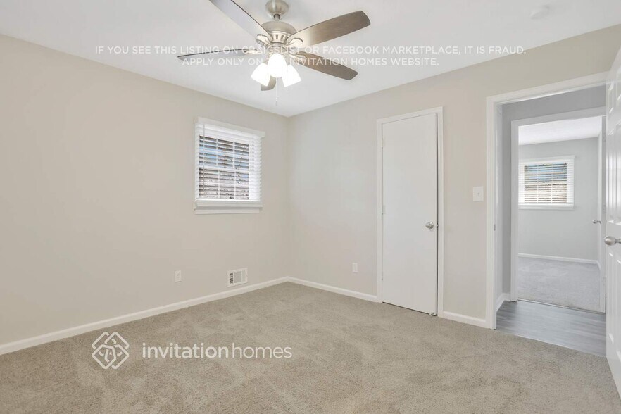 Building Photo - 3954 Lindley Dr