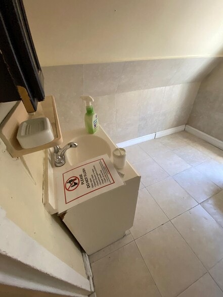 Building Photo - 3215 Summer St