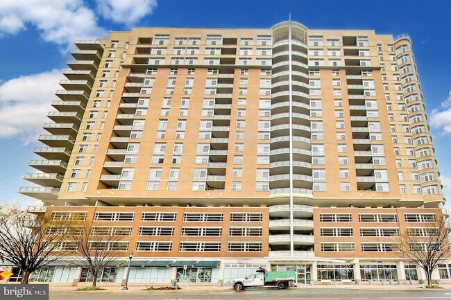 Building Photo - 5750 Bou Ave