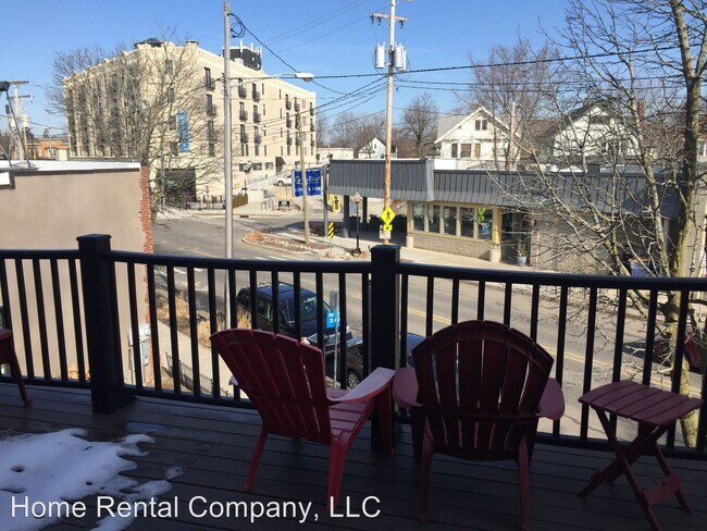 Building Photo - 1448-1450 Lake Dr SE