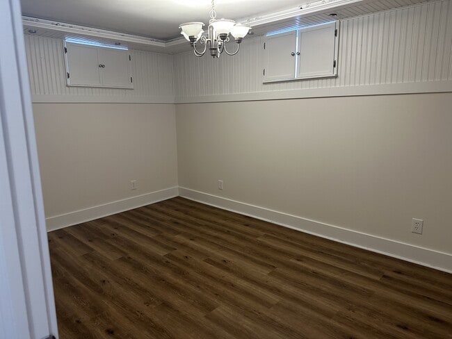 Building Photo - 1000 Canyon Rd