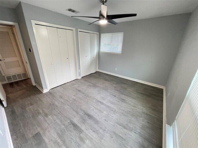 Building Photo - 8436 Jamestown Dr