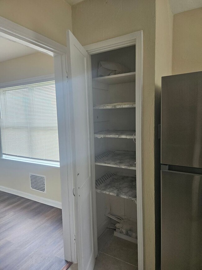 Building Photo - 2014 Blais Ave