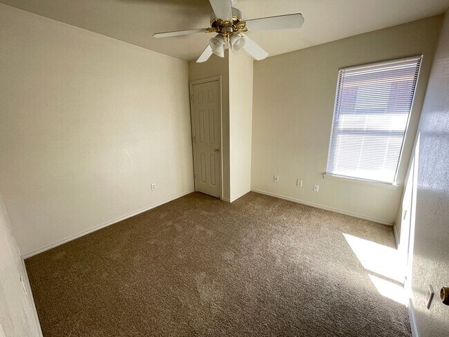 Building Photo - 5005 John David Dr