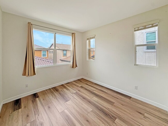 Building Photo - Modern Townhome in Otay Ranch – 3BR/2.5BA ...