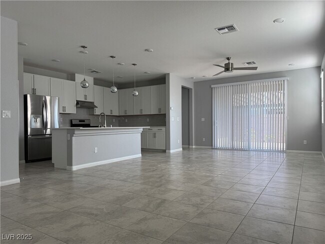 Building Photo - 7490 Lush Oasis Ave.