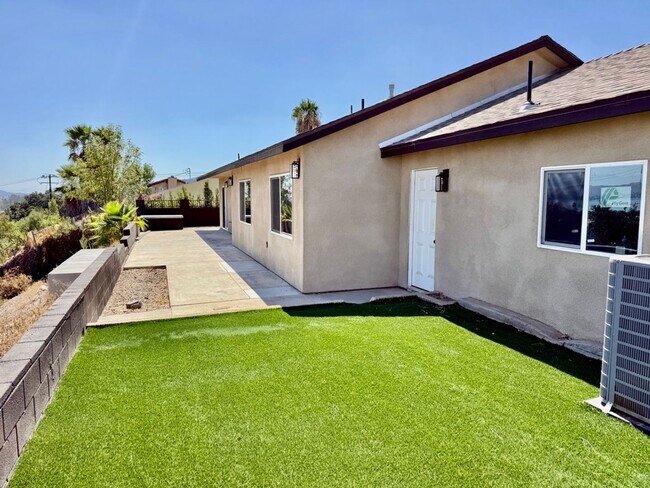 Building Photo - 15178 Darnell Dr