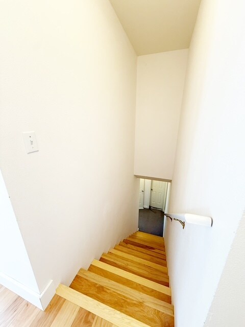 Building Photo - 1128 NW Thornwood Cir