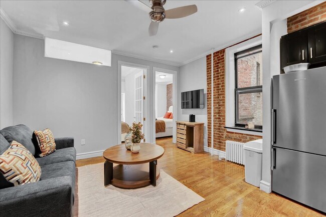 Building Photo - 336 E 18th St