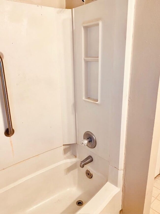 Building Photo - BEAUTIFUL COUNTRY 2 BEDROOM LEASE HOME IN ...