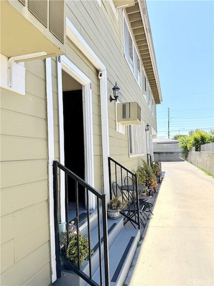 Building Photo - 3250 Andrita St