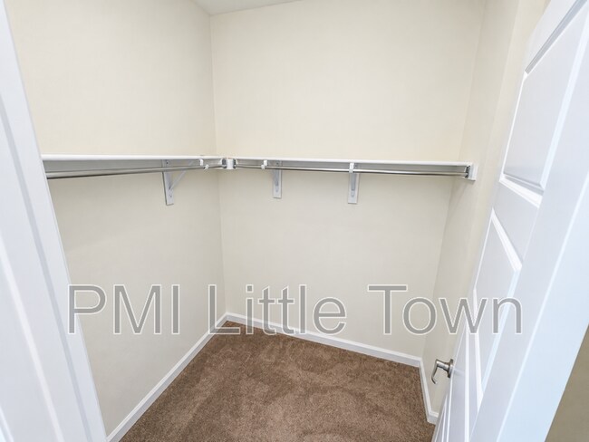 Building Photo - 132 N Patsburg St