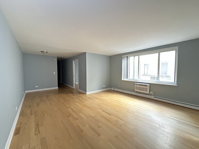 Building Photo - 663 W Grace St