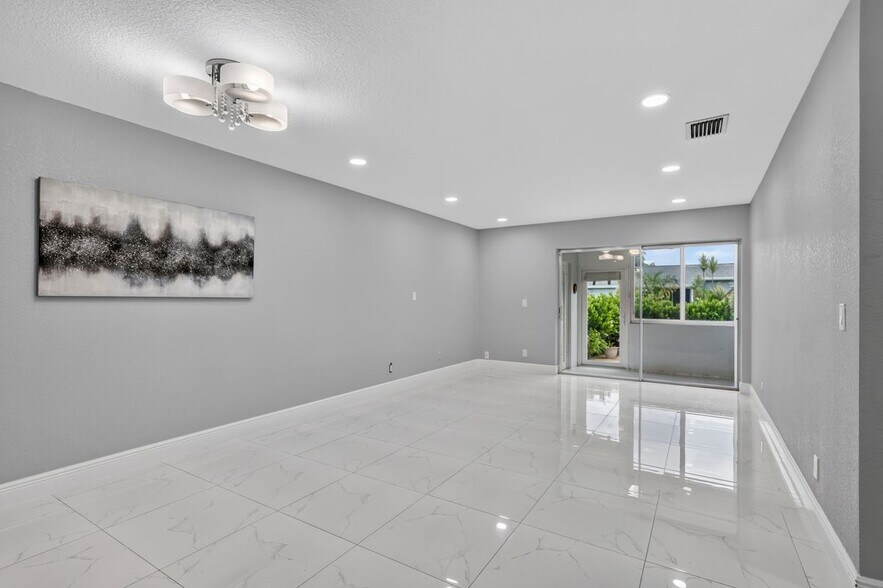 Building Photo - 2601 Crosley Dr W