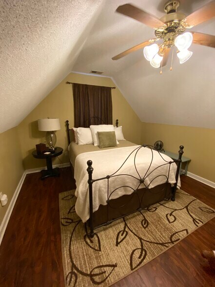 Building Photo - 11244 Black Sheep Dr