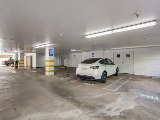 Building Photo - 700 S Ardmore Ave