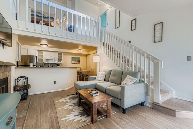 Building Photo - Peaceful 2BR Retreat Near Bobolink Trail