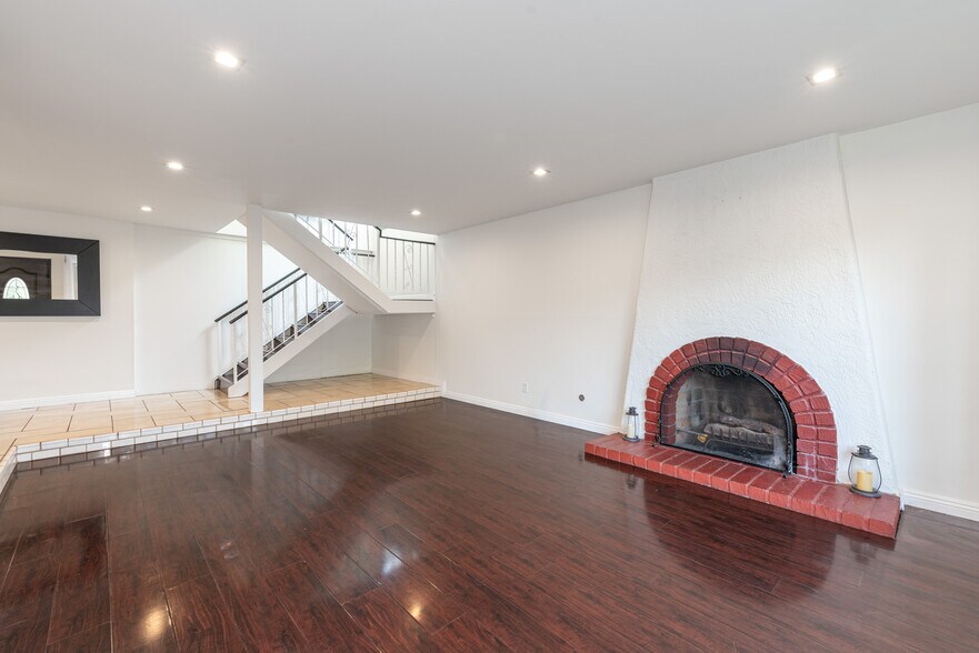 Building Photo - 3026 Inglewood Blvd