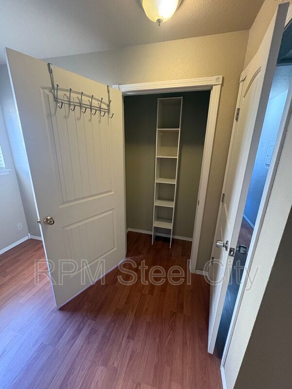 Building Photo - 1926 E 15th St