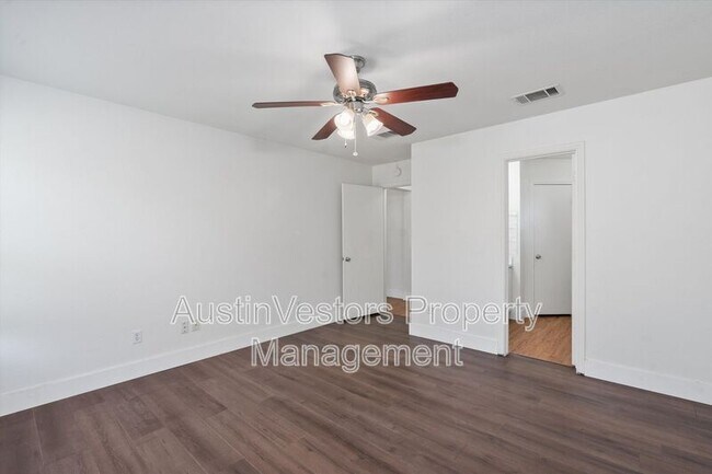 Building Photo - 1015 Glen Meadow Cove