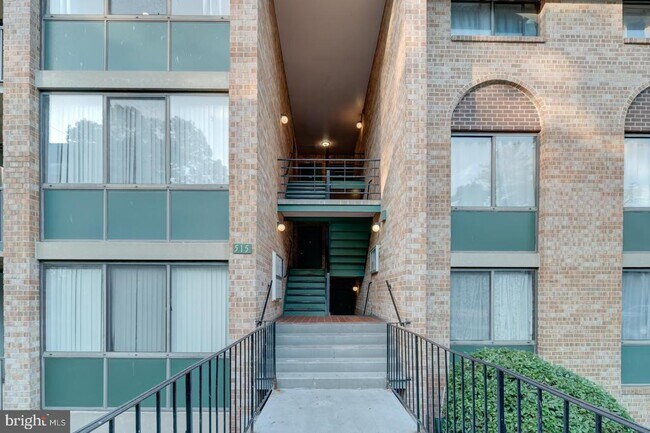 Building Photo - 515 N Armistead St