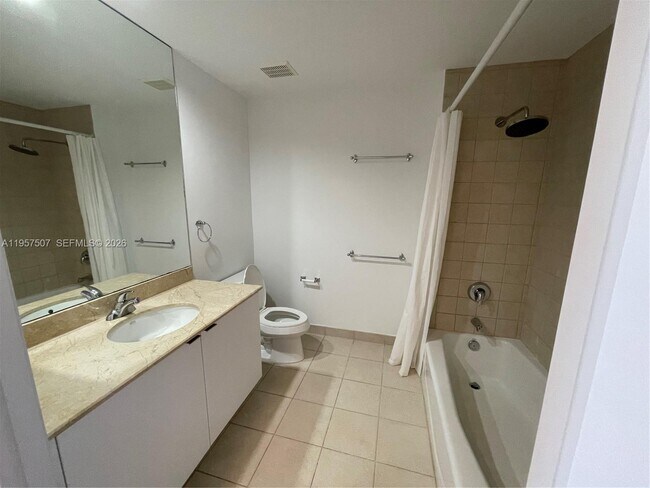 Building Photo - 801 Brickell Key Blvd