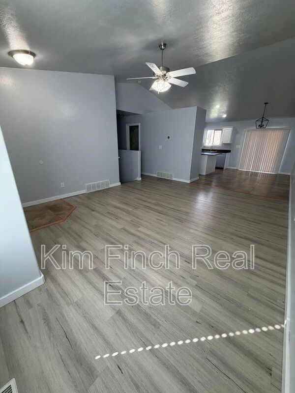 Building Photo - 2389 Hitching Post Dr