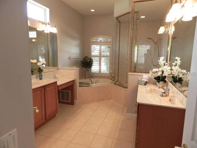 Building Photo - 13335 Purple Finch Cir