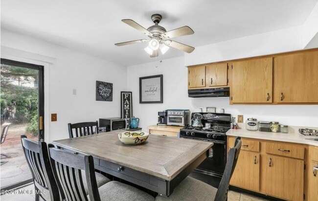 Building Photo - 1128 Sawmill Rd