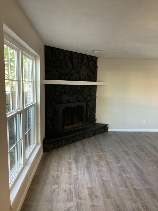 Building Photo - 707 Plankway Dr