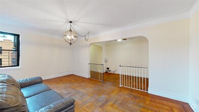 Building Photo - 3000 Valentine Ave