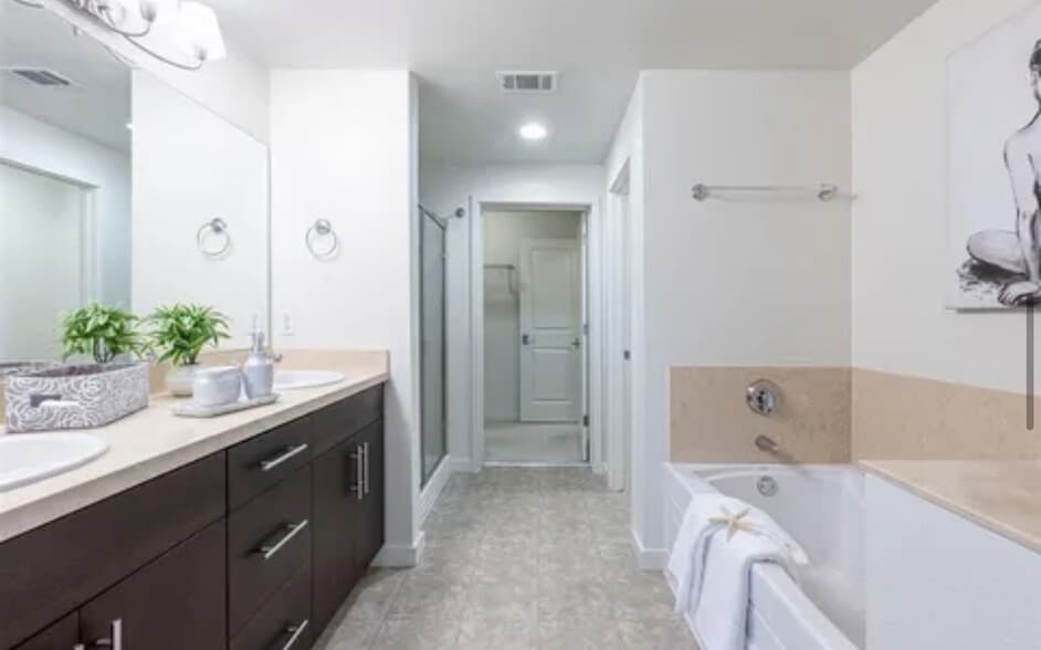 Building Photo - 4463 Hyde Cmn