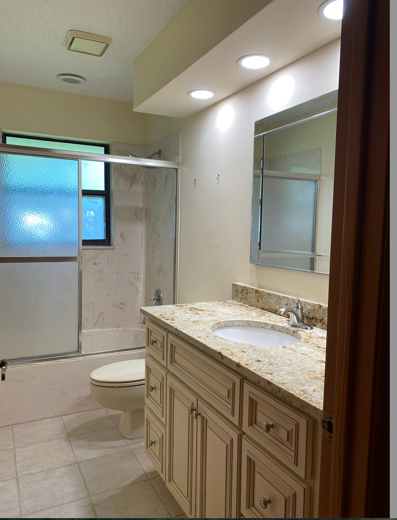 bathroom 3 - 16 Lake Vista Way