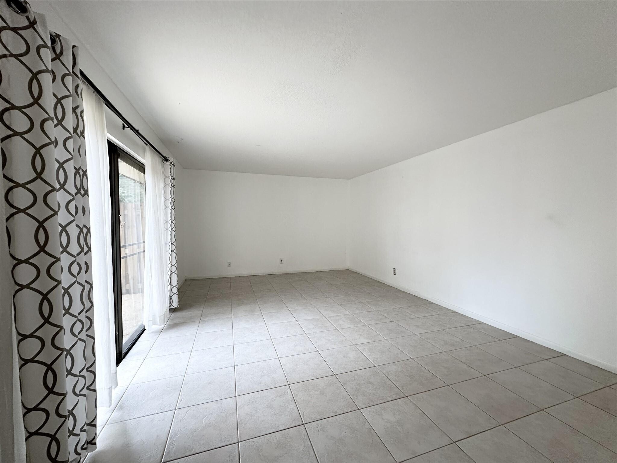 Building Photo - 3103 Spanish Wells Dr