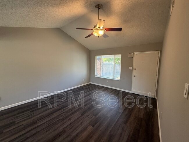 Building Photo - 8826 Grayling Way