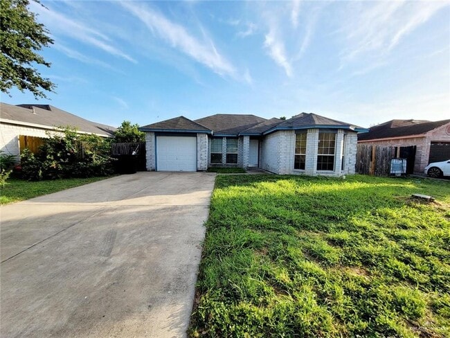 Building Photo - 11 Flamingo Ave