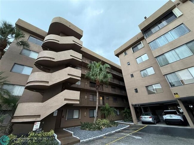 Building Photo - 8020 Hampton Blvd