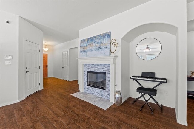 Building Photo - 2004 Dry Season Trail