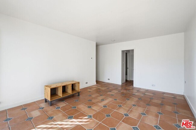 Building Photo - 23926 De Ville Way