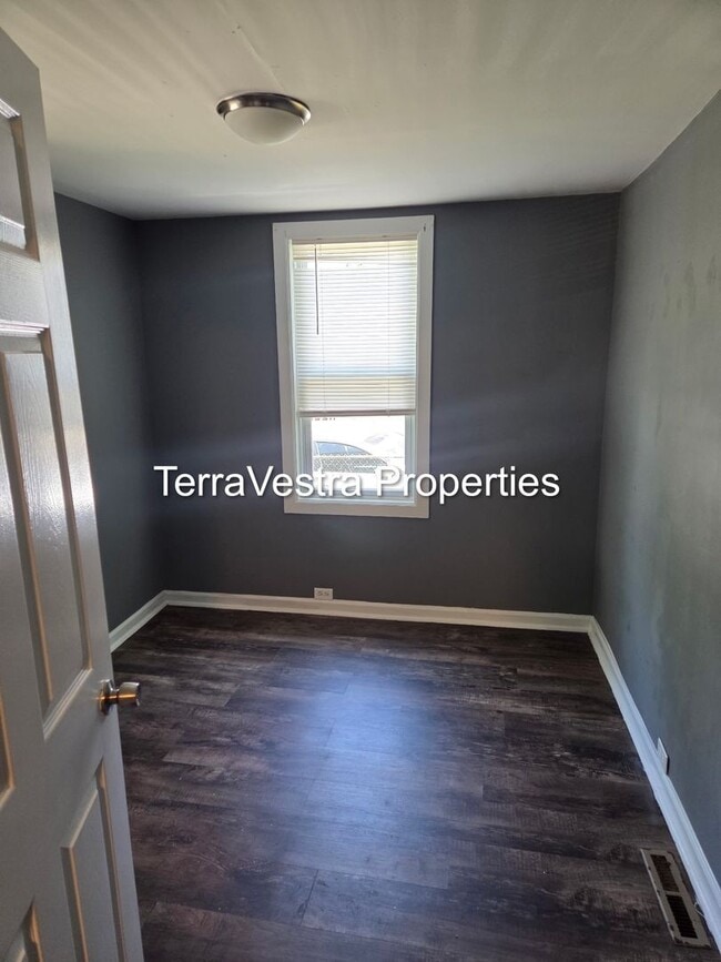 Building Photo - Single Family in Paulsboro! Eligible for $500 Security Deposit.